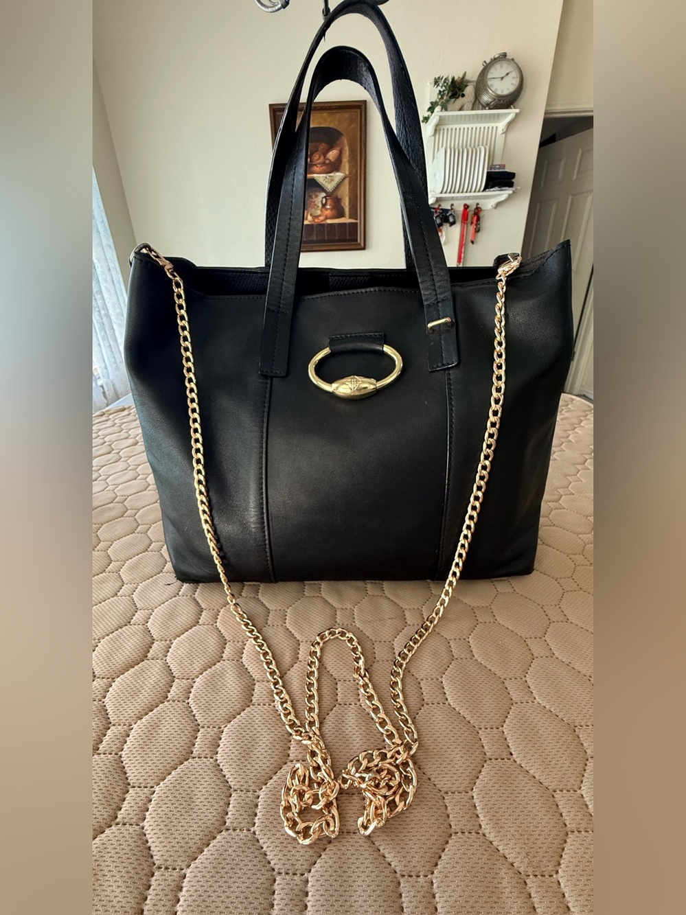 Antonio Milani Black Leather
Tote w/ Gold Crossbody
Strap & gold hardware EUC